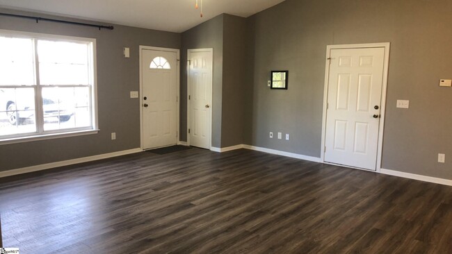 Building Photo - 31 Seaside Ln