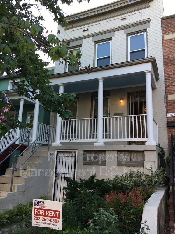 Photo - 309 9th St. NE