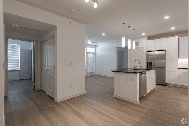 Dining room - Oak Ridge Apartments