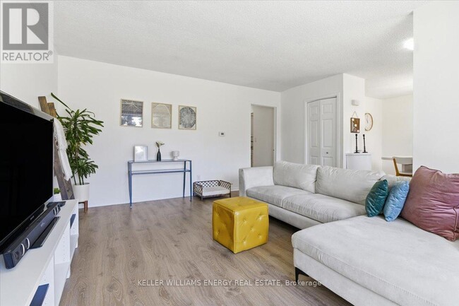 Photo du bâtiment - 600 Wilson Rd N