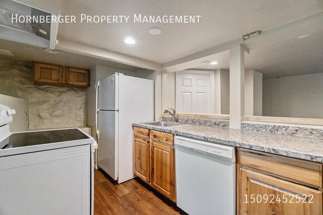 Building Photo - 1701 W Mallon Ave