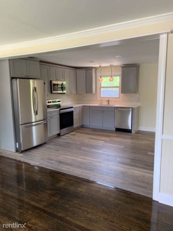 Primary Photo - 4 br, 2 bath House - 3519 East Ave