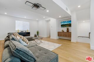 Foto del edificio - 4637 Laurel Canyon Blvd