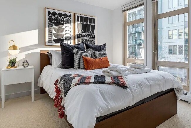 Photo du bâtiment - 323-320 20 Ave SW