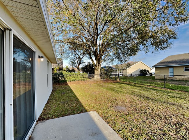 Building Photo - 3183 Thoroughbred Loop N