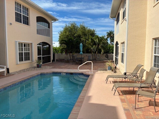 Building Photo - 5410 Chiquita Blvd S