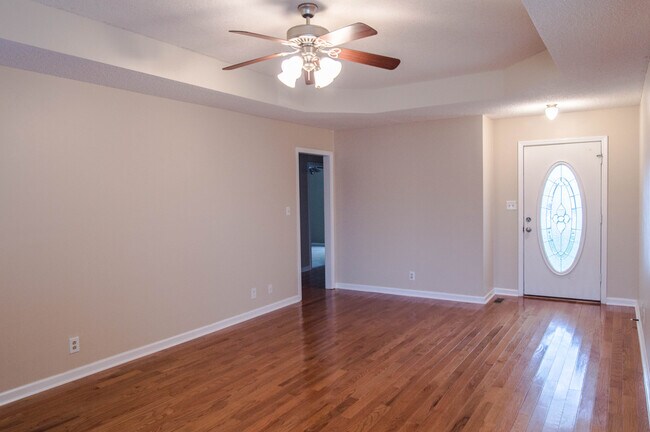 Foto del edificio - Pet Friendly Three Bedroom with Bonus!