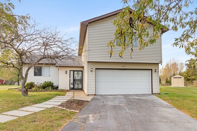 Building Photo - 5646 Fernwood Ct