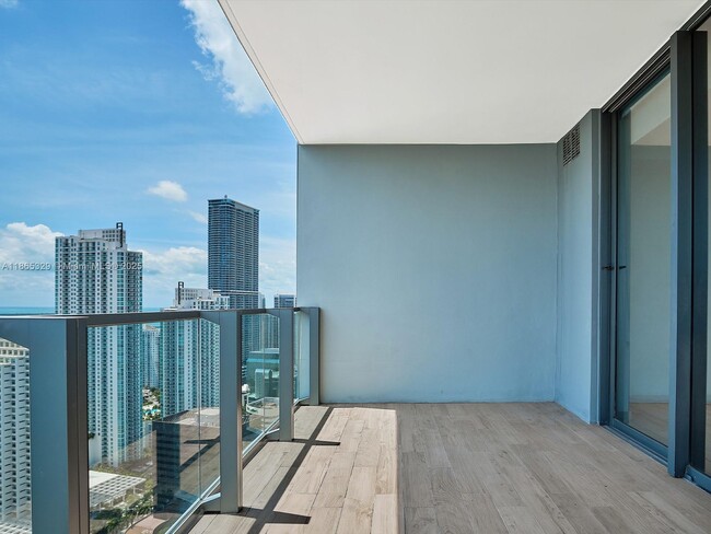 Foto del edificio - 68 SE 6th St