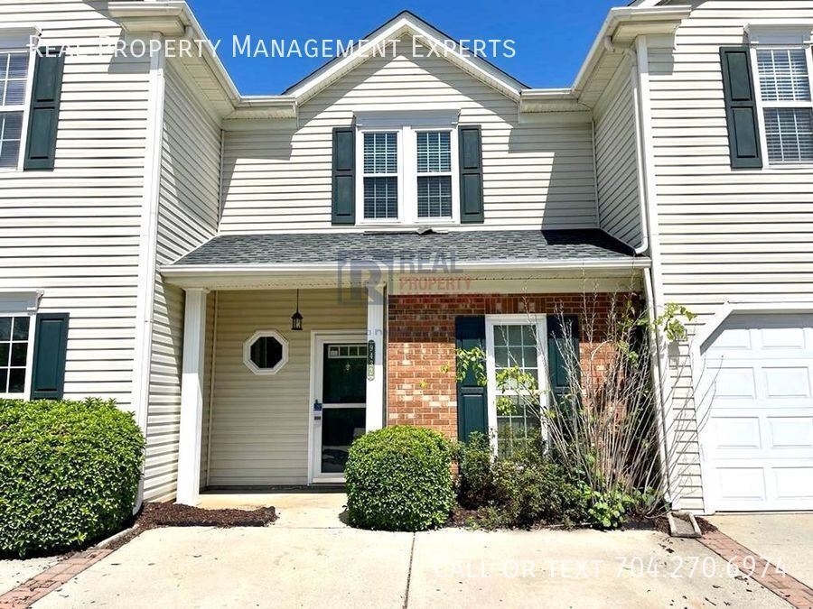 Primary Photo - Nice 2BR/2.5BA Townhouse in Towne Meadows ...