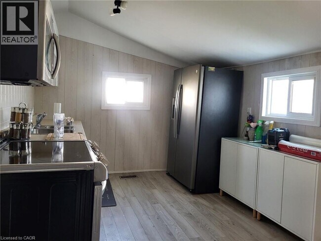 Photo du bâtiment - 235 Fares St