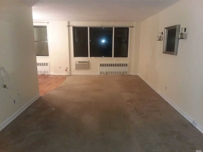Foto del edificio - 6 Birchwood Ct