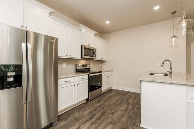 Foto del edificio - 2432 Elmcroft Ave