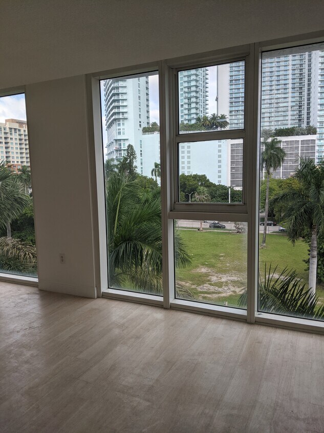 Foto principal - 275 NE 18th St