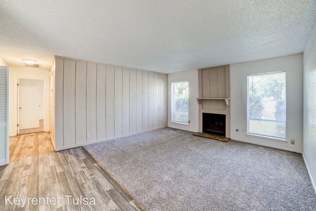 Foto del edificio - 5904-5904 E 33rd Ct