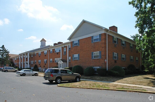 Carriage House Apts. Apartments - Woodbury, NJ | Apartments.com