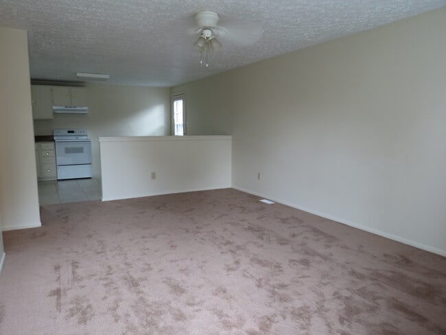 Foto del edificio - 2405 Strickland Dr