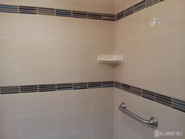 Foto del edificio - 225 College Dr