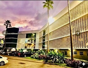 Building Photo - 877 NE 195th St Building Photo - 877 NE 195th St