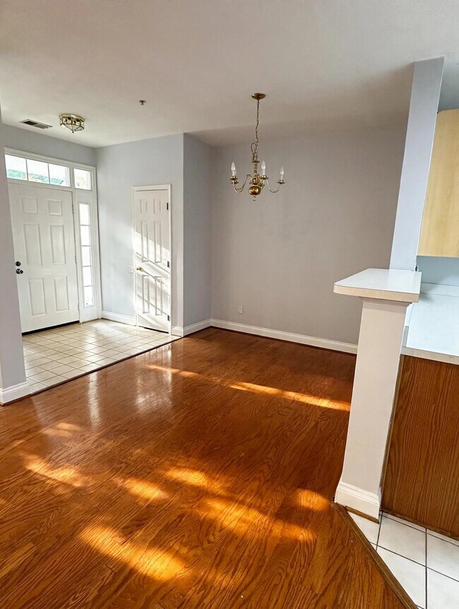 Foto del edificio - 2749 Middle Neck Rd