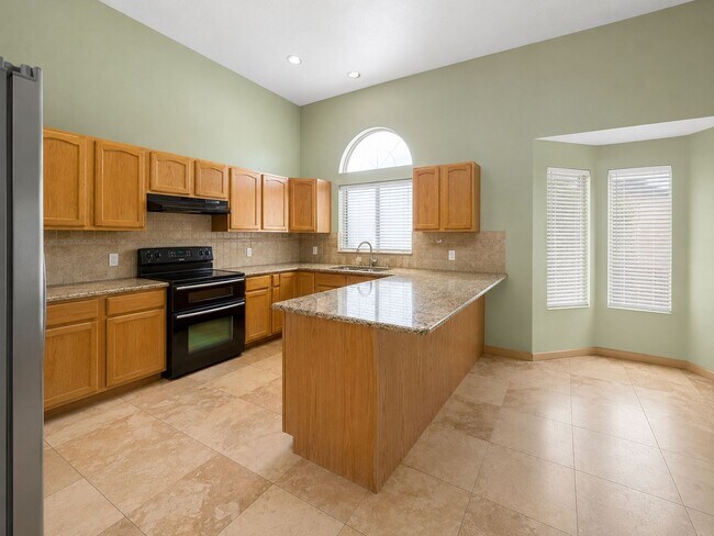 Foto del edificio - 4-Bed, 3-Bath Lehi Home with Large Backyard and 2-Car Garage