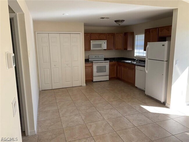 Foto del edificio - 1908 Haviland Ave S