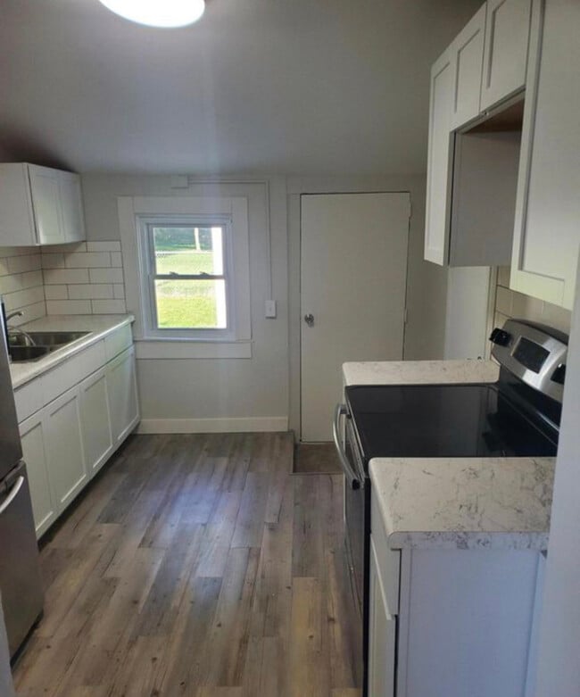 Photo - 305 Pearl St House