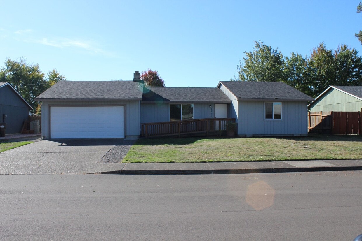 Primary Photo - Recently updated 4 bedroom and 2 bath home...