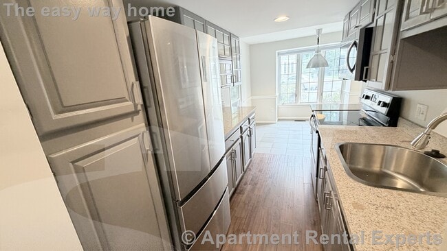 Building Photo - 2 Glenbrook Ln