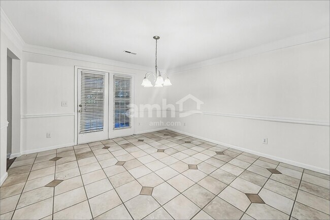 Foto del edificio - 4601 Heritage Woods Dr