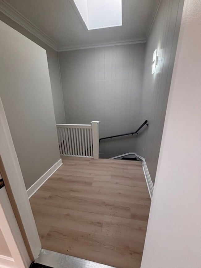 Foto del edificio - Beautifully remodeled modern 3 bedroom 2 bath unit