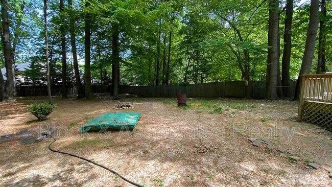 Building Photo - 122 Montibello Dr