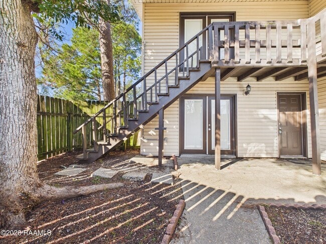 Building Photo - 510 Fox Run Ave