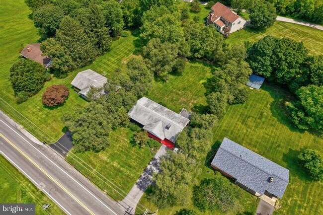 Foto del edificio - 5521 Montgomery Rd