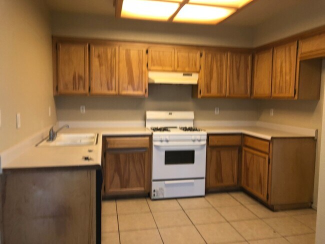 Building Photo - 354 Edan Ct