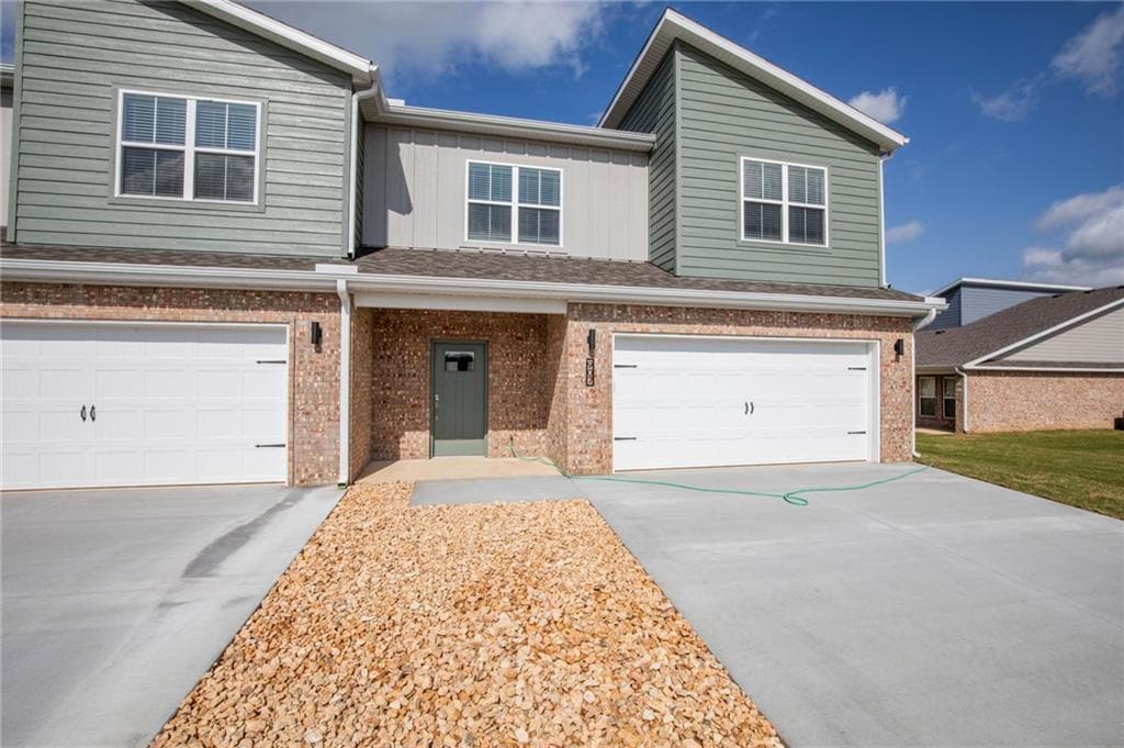 Primary Photo - 907 Seaborn Way