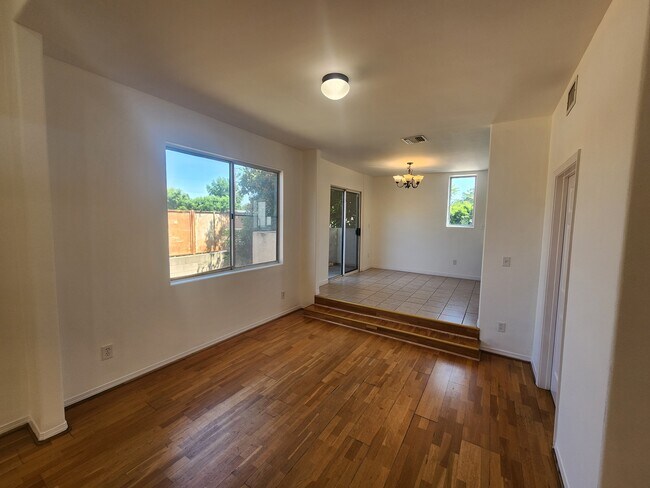Building Photo - 7020 Lennox Ave