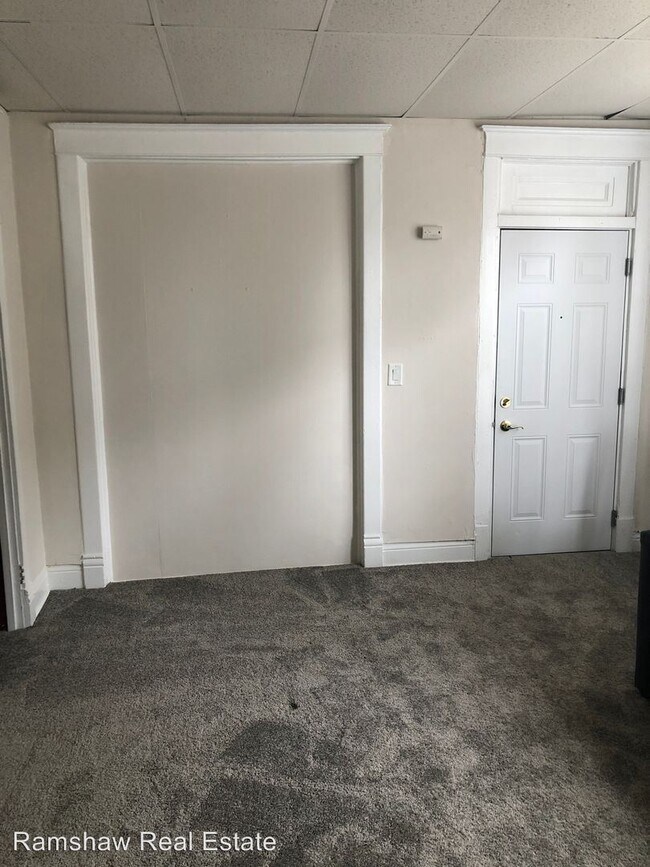 Building Photo - Studio, 1 bath Apartment - 703 W. Park