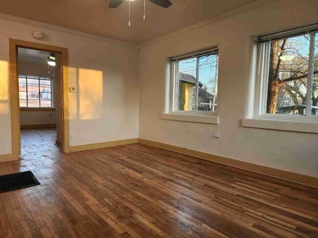 Building Photo - 1106 7th St