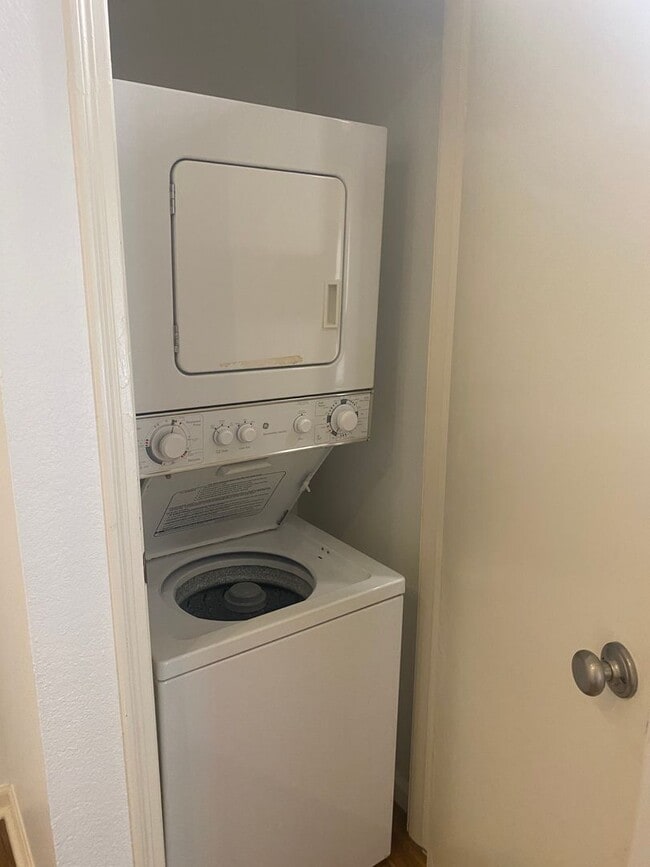 Photo - Marina Pointe One Bedroom Unit Apartment