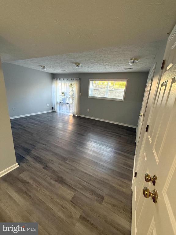 Foto del edificio - 8362 Millwood Dr