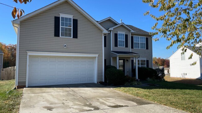 Foto del edificio - Spacious Chester Home with Garage
