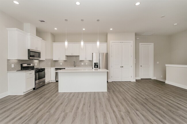 Foto del edificio - 8318 Curry Rd