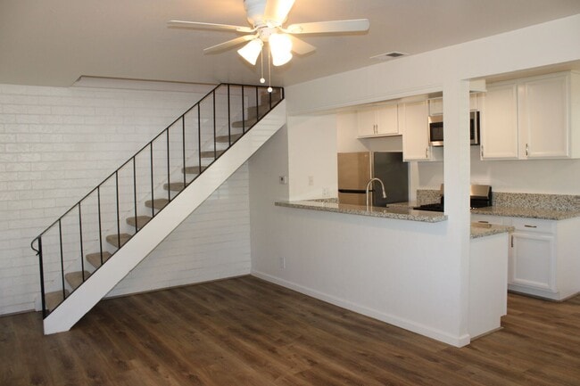 Foto del edificio - 233 Harding Blvd