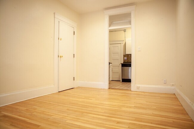 Foto del edificio - 74 Phillips St