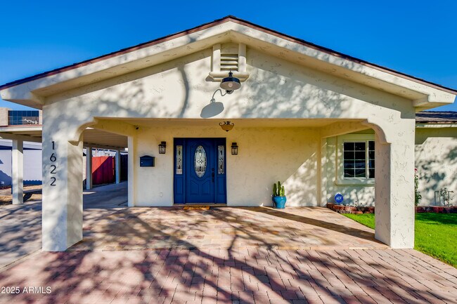 Foto del edificio - 1622 E Cheery Lynn Rd