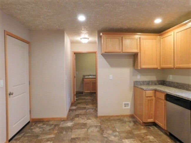 Foto del edificio - 3Bd/2.5Ba Two Story House - Available to V...