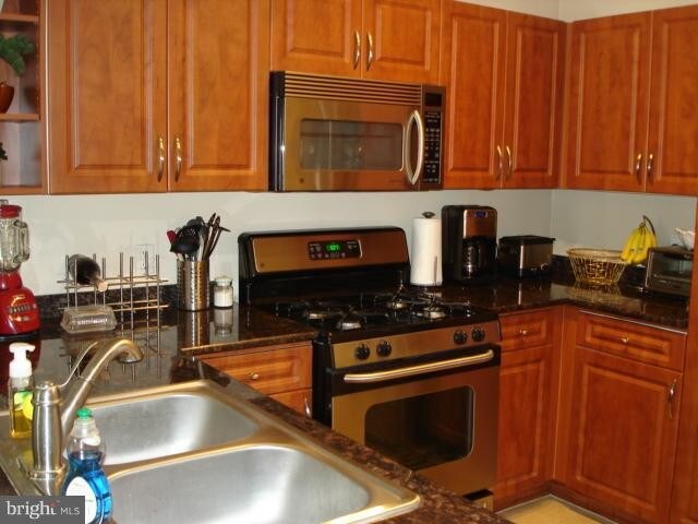 Building Photo - 12945 Centre Park Cir