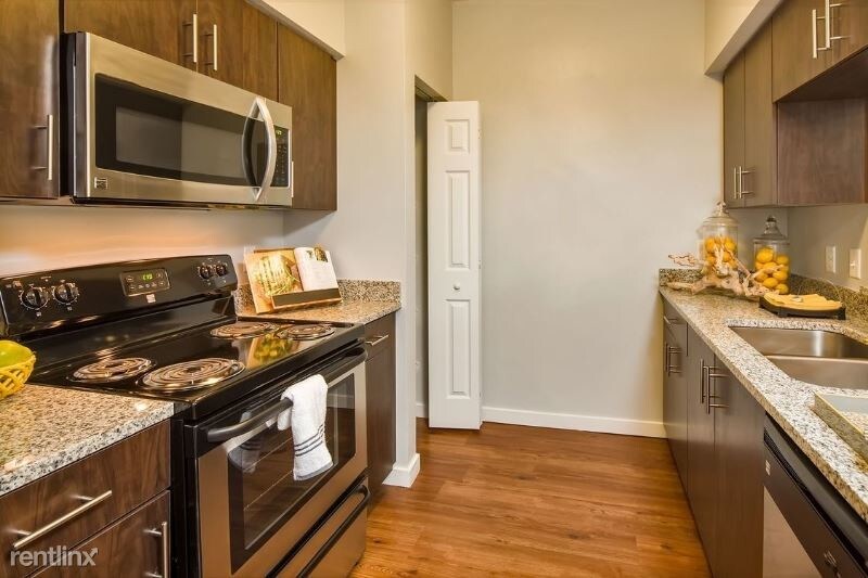 Foto principal - 1400 Marina Mile Blvd