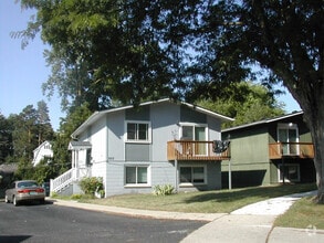Building Photo - 253 Brookridge Ct